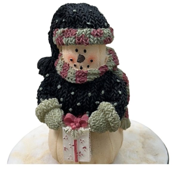 Miss Heather's Candle Topper Plum Pudding Snowman Holding Gift NEW - Picture 4 of 9